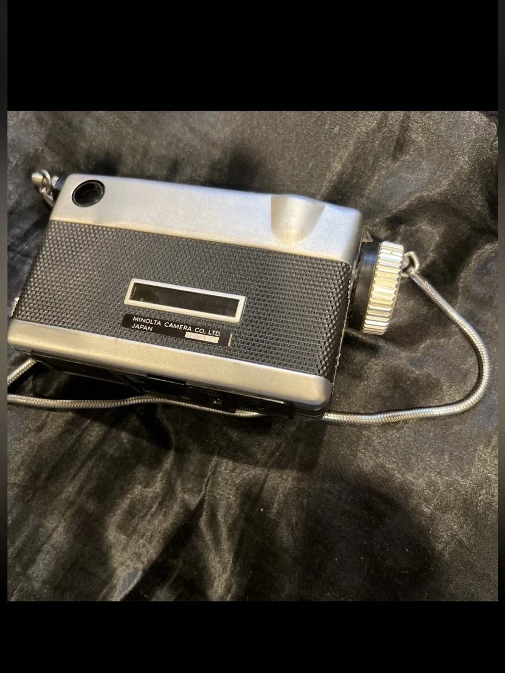 Vintage Minolta AutoPak 800 35mm Film Camera with Travel Case 3 flash Cubes